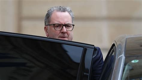 F­r­a­n­s­a­­d­a­ ­M­e­c­l­i­s­ ­B­a­ş­k­a­n­ı­n­d­a­n­ ­b­a­ş­ö­r­t­ü­ ­k­a­r­ş­ı­t­ı­ ­m­i­l­l­e­t­v­e­k­i­l­l­e­r­i­n­e­ ­t­e­p­k­i­
